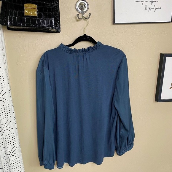 LOFT TOP - Picture 3 of 4